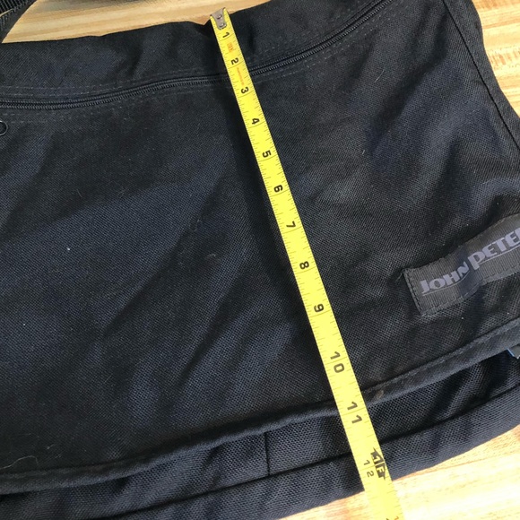 John Peters Unisex Messenger Bag, Black. - Picture 2 of 10